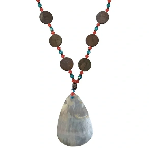 Sea Shell Pendant Beaded Necklace - Picture 3 of 5